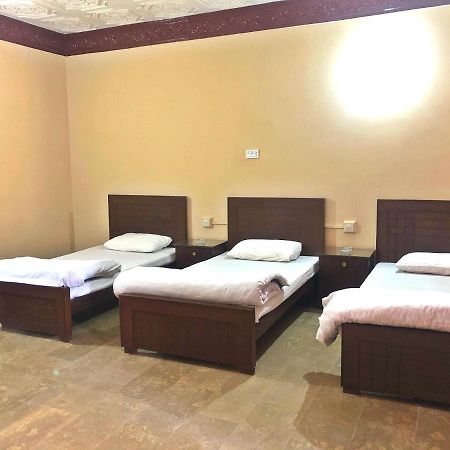 Babar House Hotel Faisalabad Exterior photo