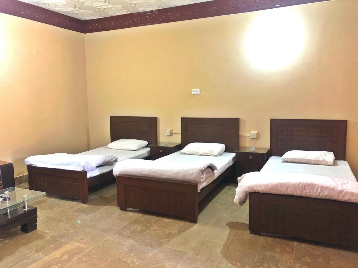 Babar House Hotel Faisalabad Exterior photo
